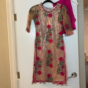 Pakistani shalwar kameez